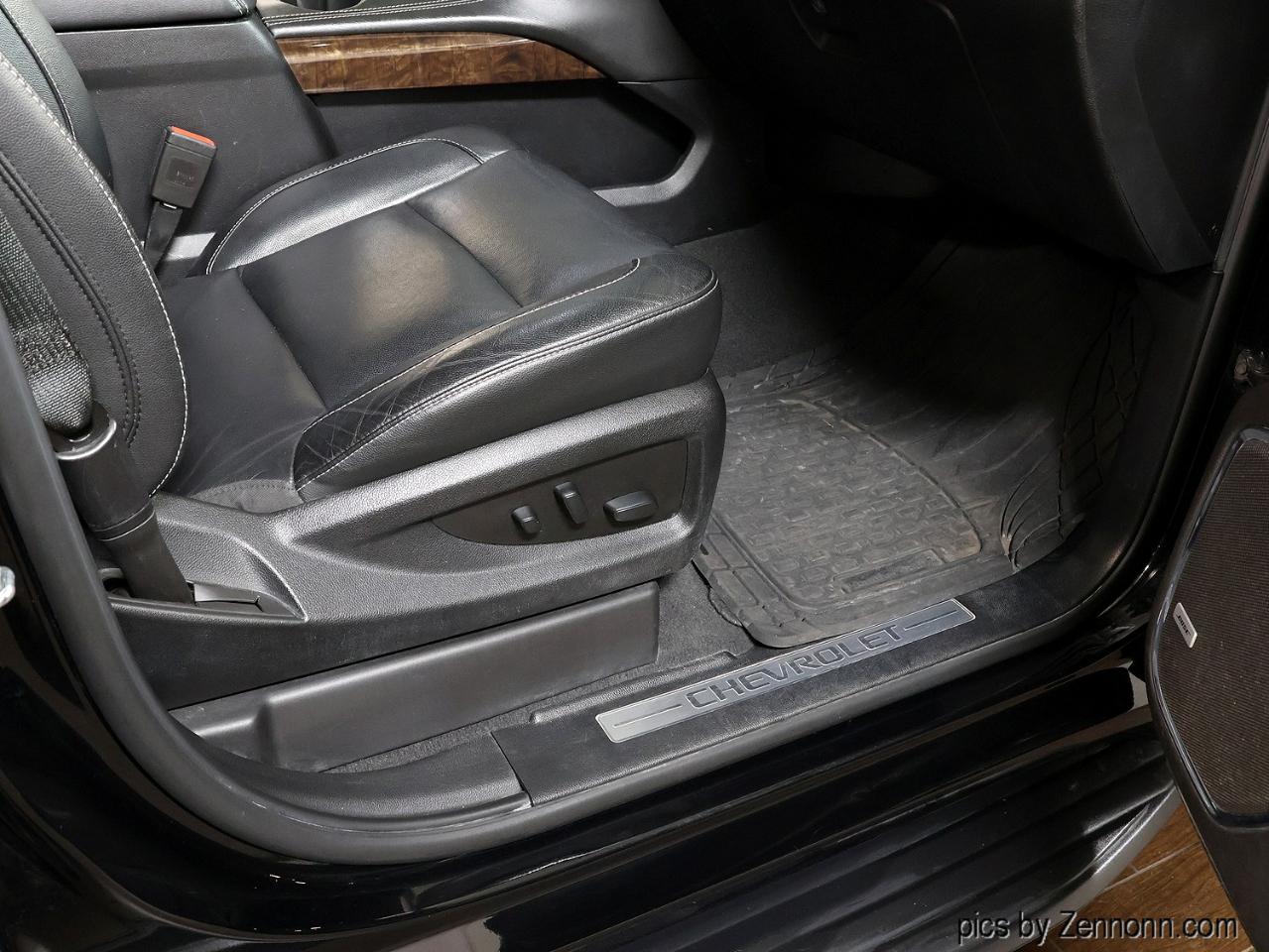 Chevrolet Suburban 4WD 4dr LT 2020