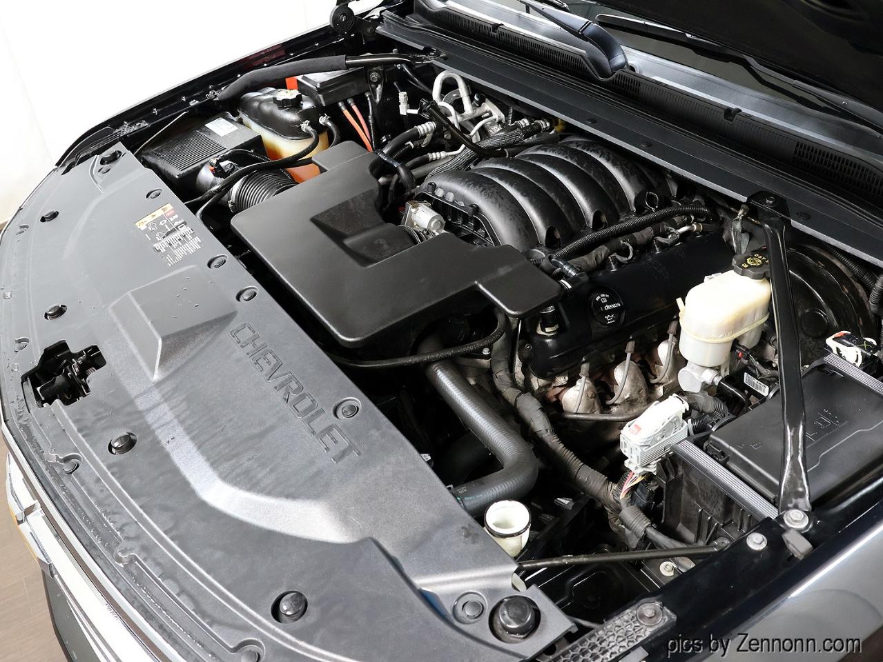 Chevrolet Suburban 4WD 4dr LT 2020