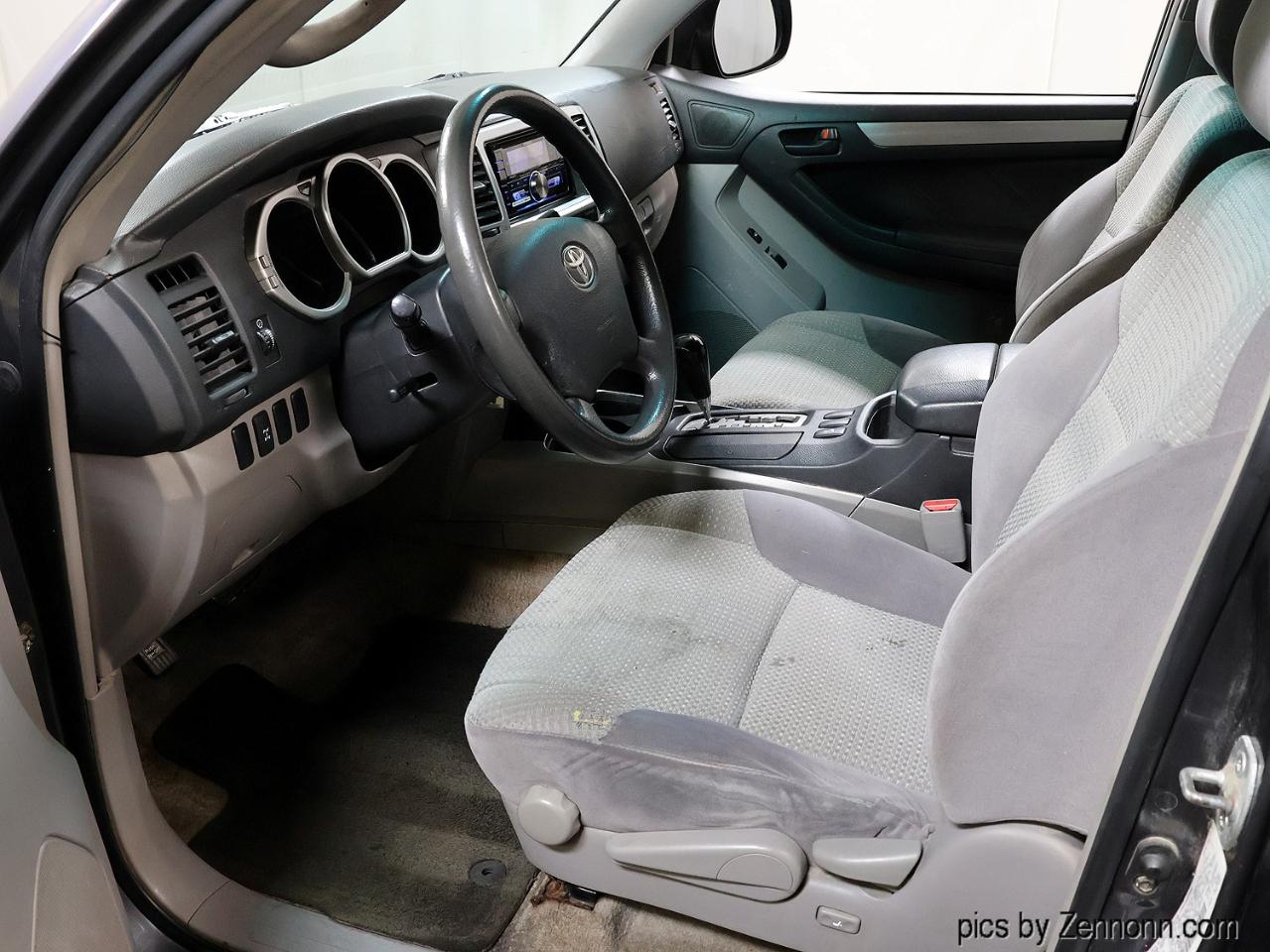 Toyota 4Runner 4dr SR5 V8 Auto 4WD (Natl) 2004