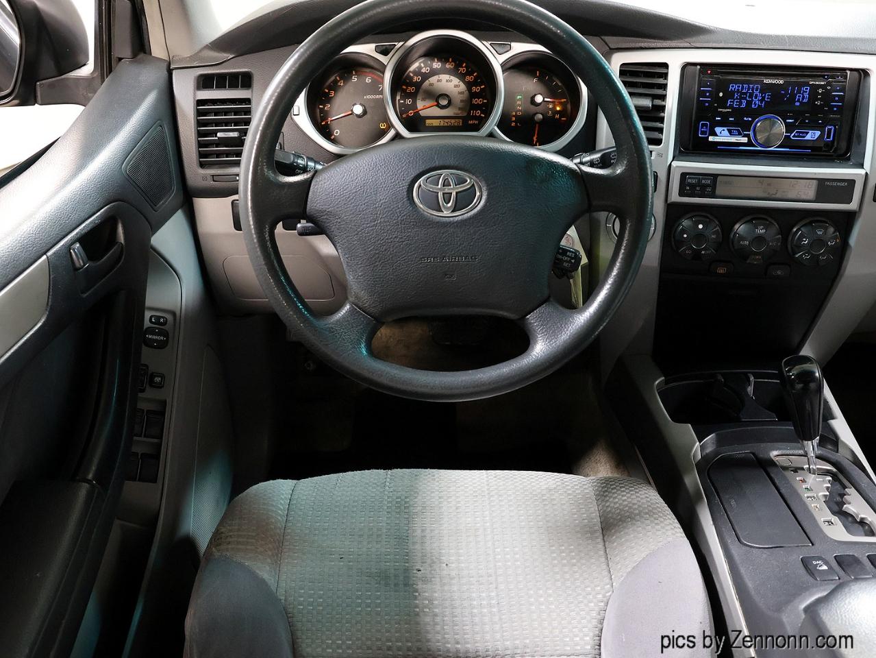 Toyota 4Runner 4dr SR5 V8 Auto 4WD (Natl) 2004