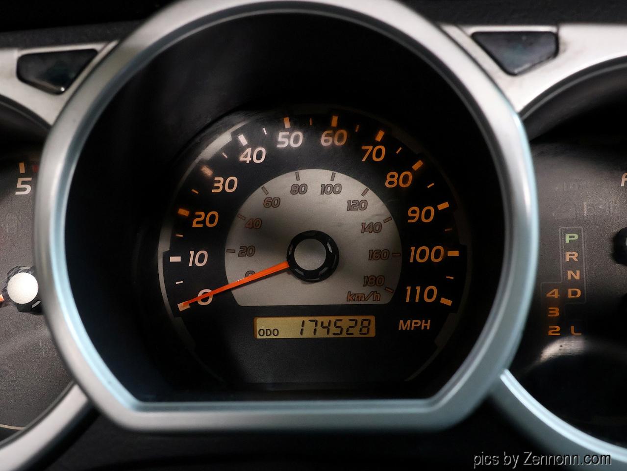 Toyota 4Runner 4dr SR5 V8 Auto 4WD (Natl) 2004