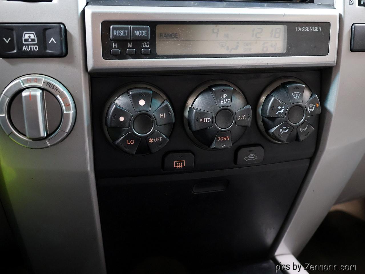Toyota 4Runner 4dr SR5 V8 Auto 4WD (Natl) 2004