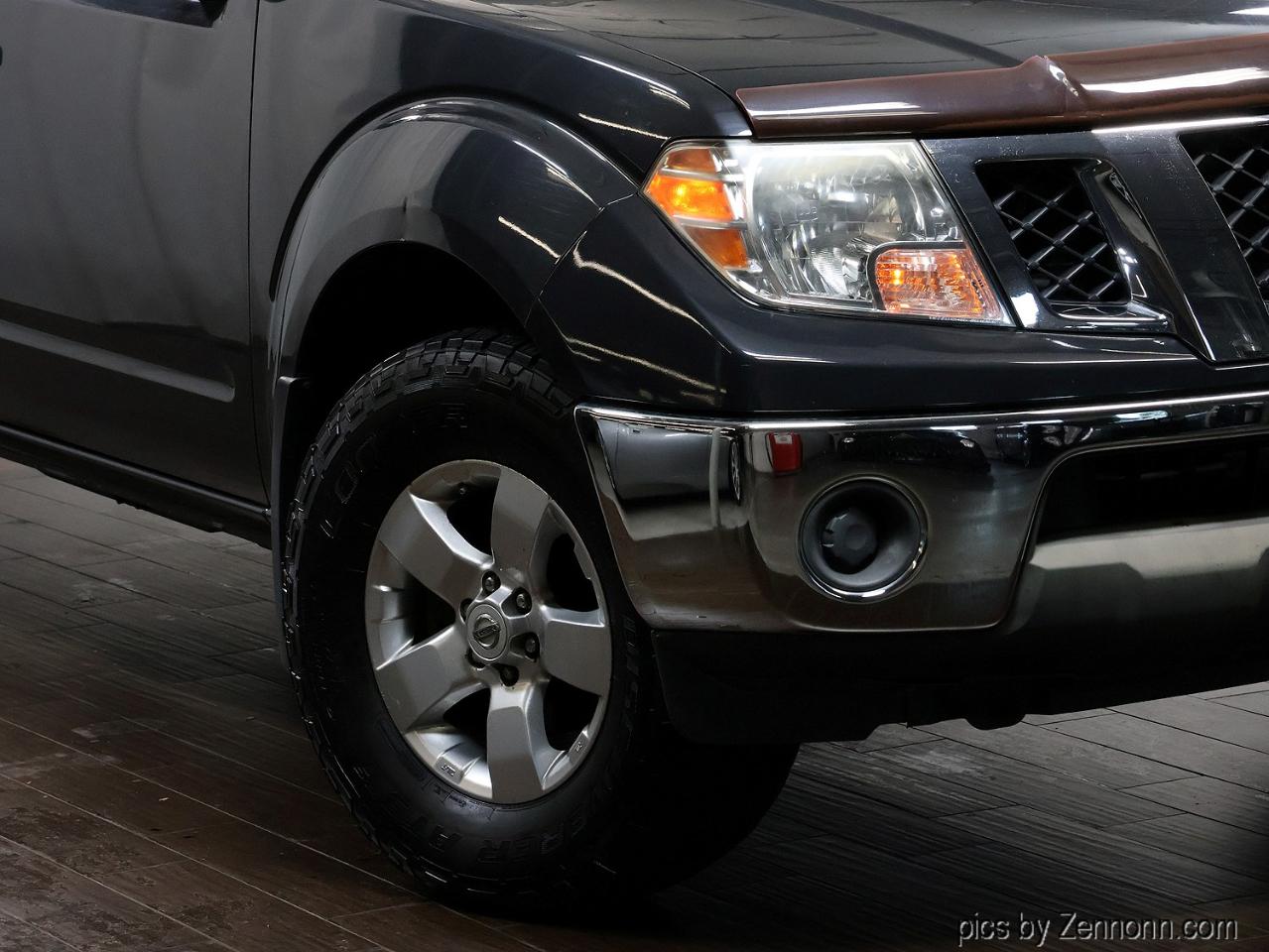 Nissan Frontier 4WD Crew Cab SWB Auto SE 2010