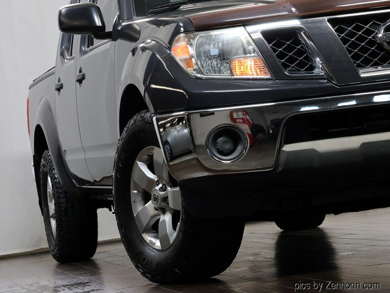 Nissan Frontier 4WD Crew Cab SWB Auto SE 2010