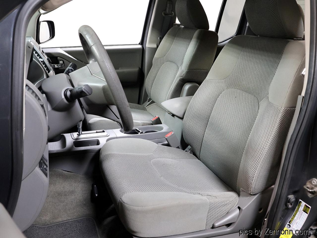 Nissan Frontier 4WD Crew Cab SWB Auto SE 2010