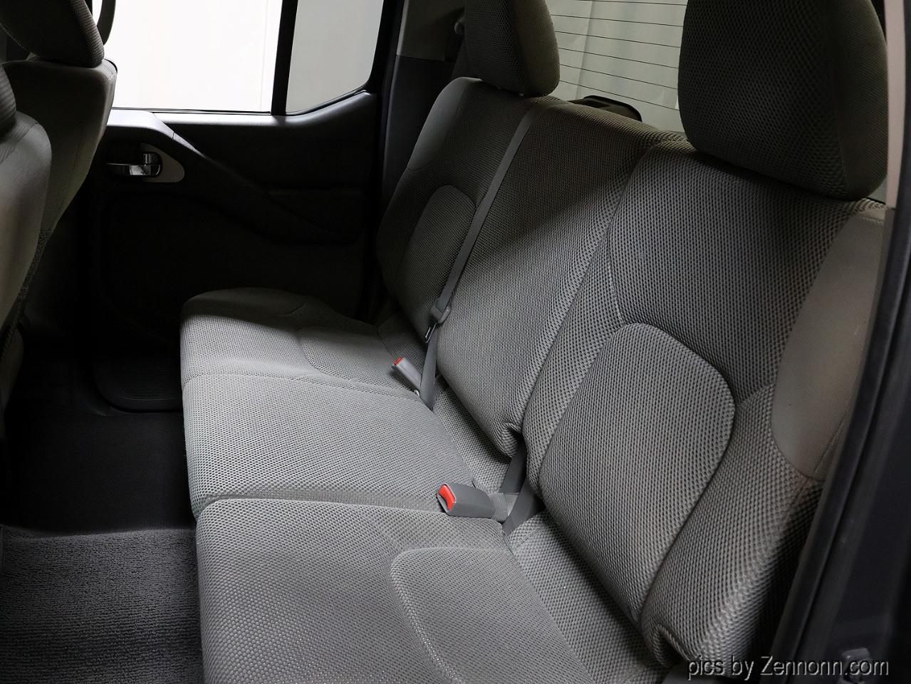 Nissan Frontier 4WD Crew Cab SWB Auto SE 2010