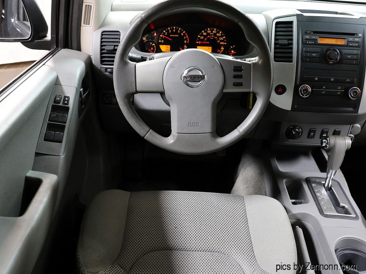 Nissan Frontier 4WD Crew Cab SWB Auto SE 2010