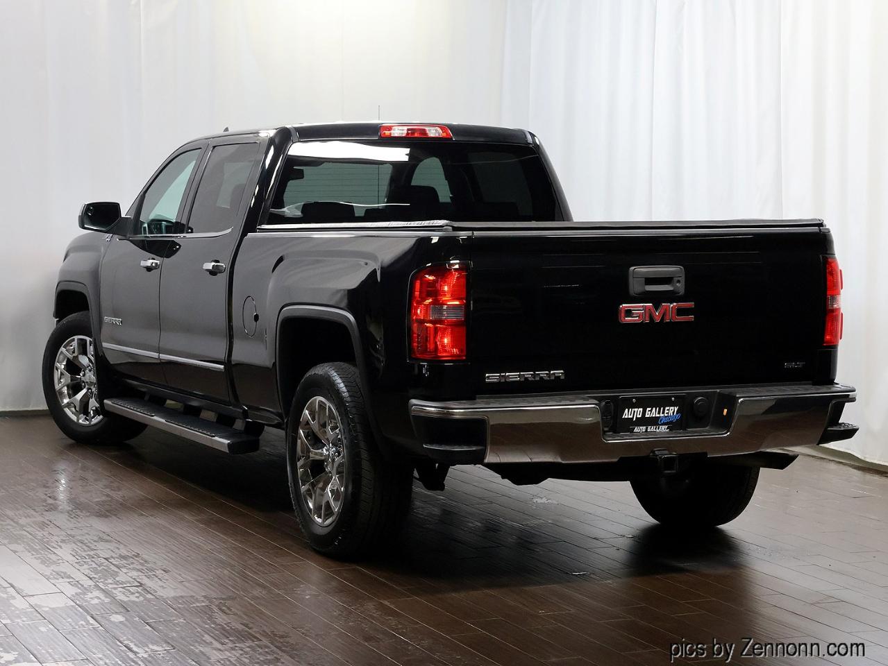 GMC Sierra 1500 4WD Crew Cab 153.0" SLT 2015