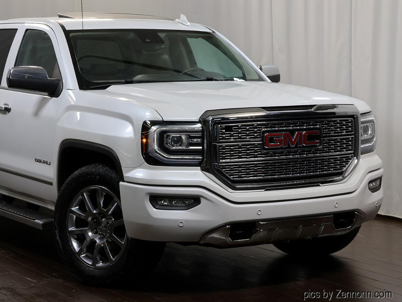 GMC Sierra 1500 4WD Crew Cab 143.5" Denali 2018