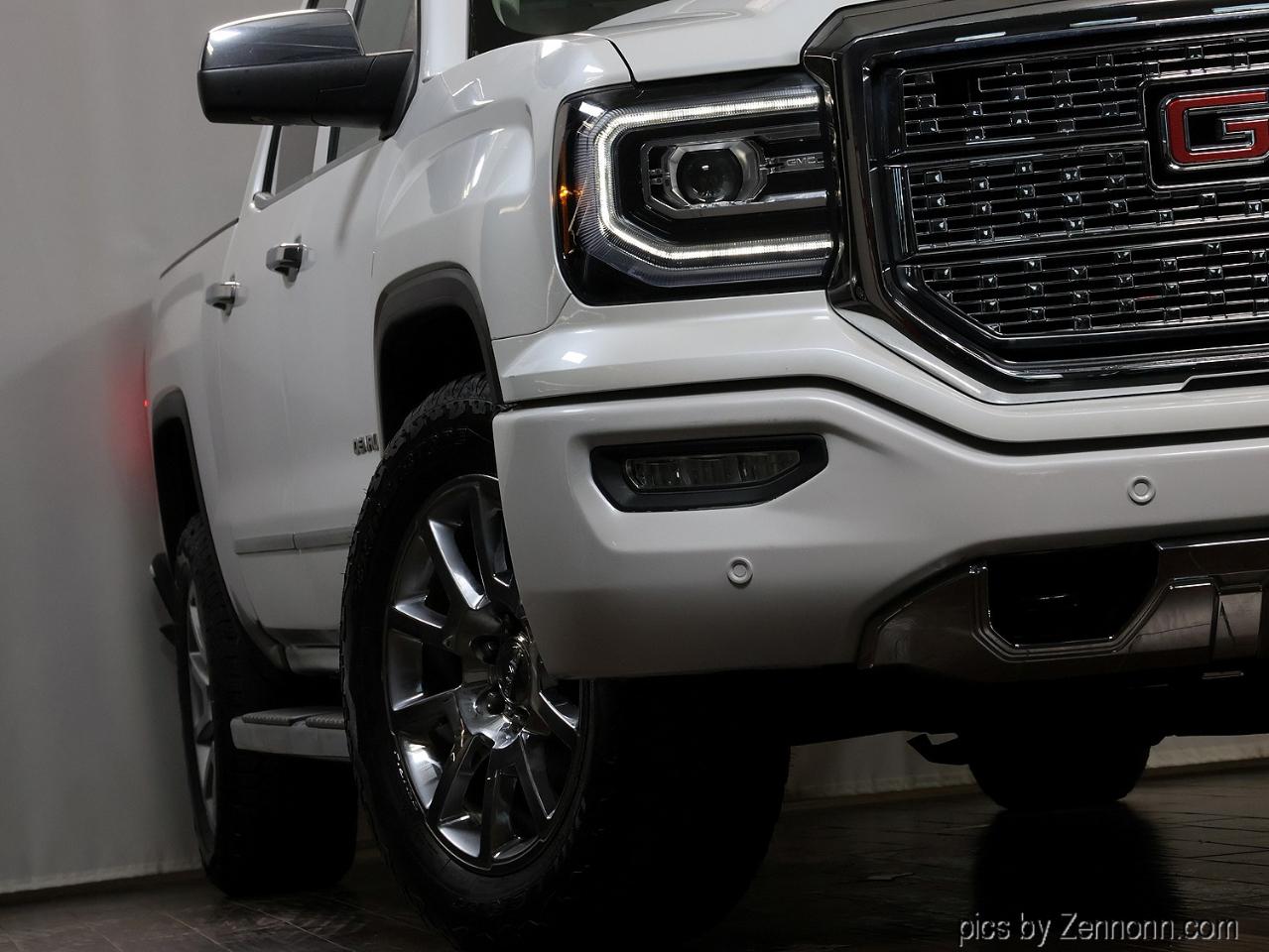 GMC Sierra 1500 4WD Crew Cab 143.5" Denali 2018