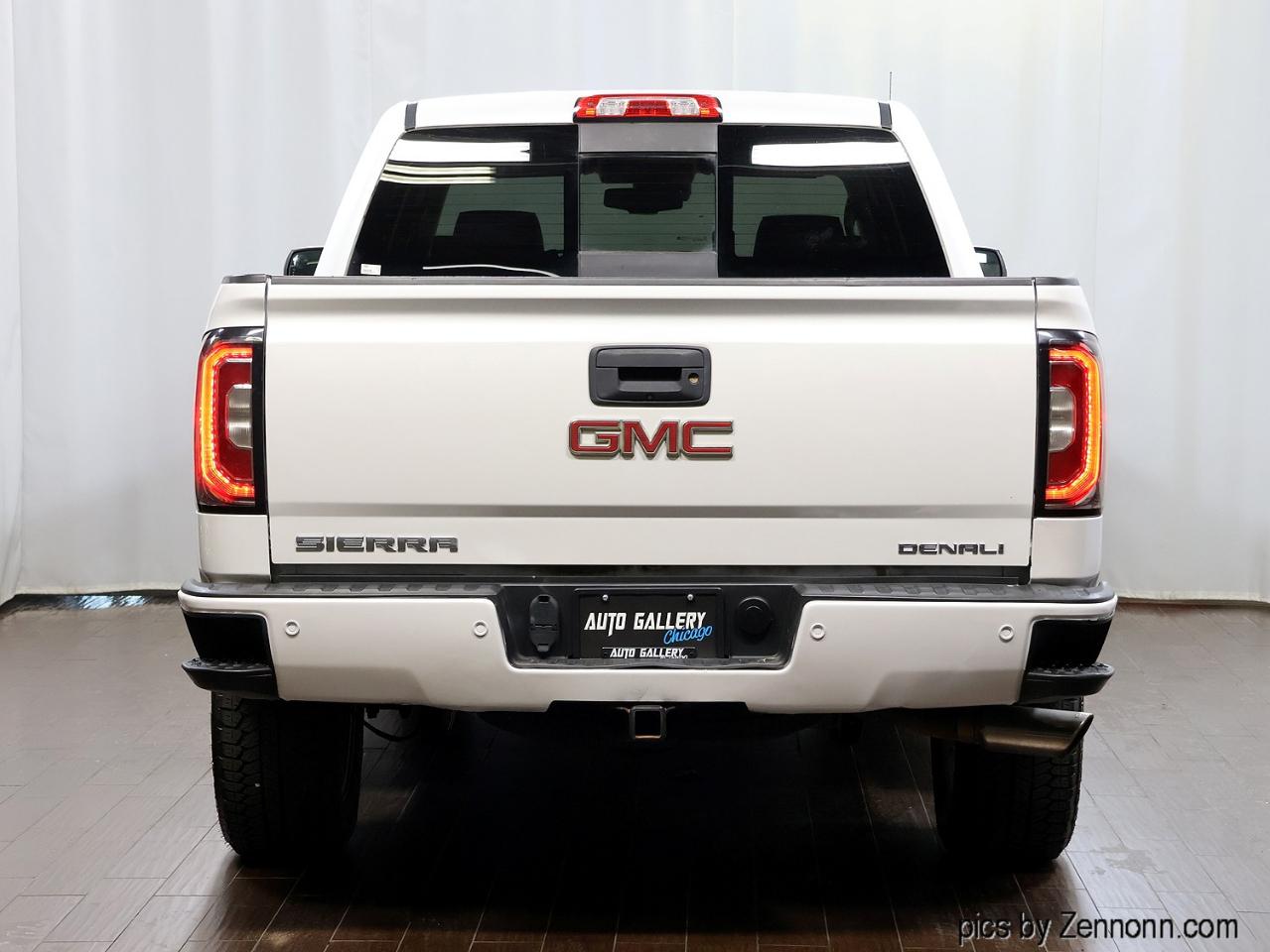 GMC Sierra 1500 4WD Crew Cab 143.5" Denali 2018