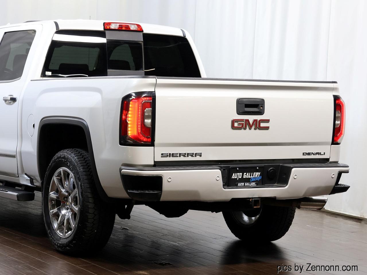 GMC Sierra 1500 4WD Crew Cab 143.5" Denali 2018