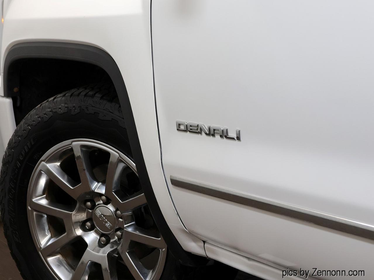 GMC Sierra 1500 4WD Crew Cab 143.5" Denali 2018