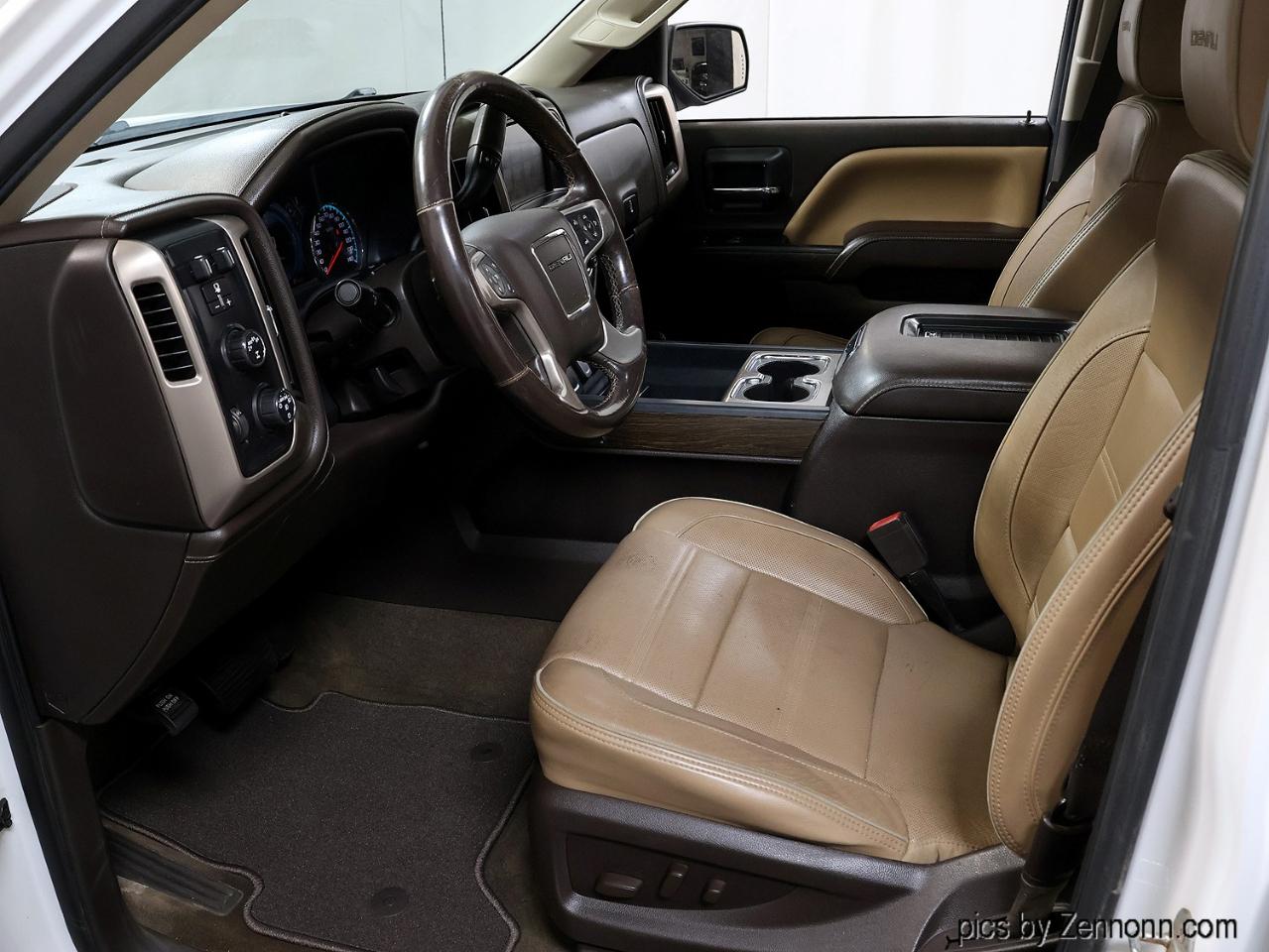 GMC Sierra 1500 4WD Crew Cab 143.5" Denali 2018