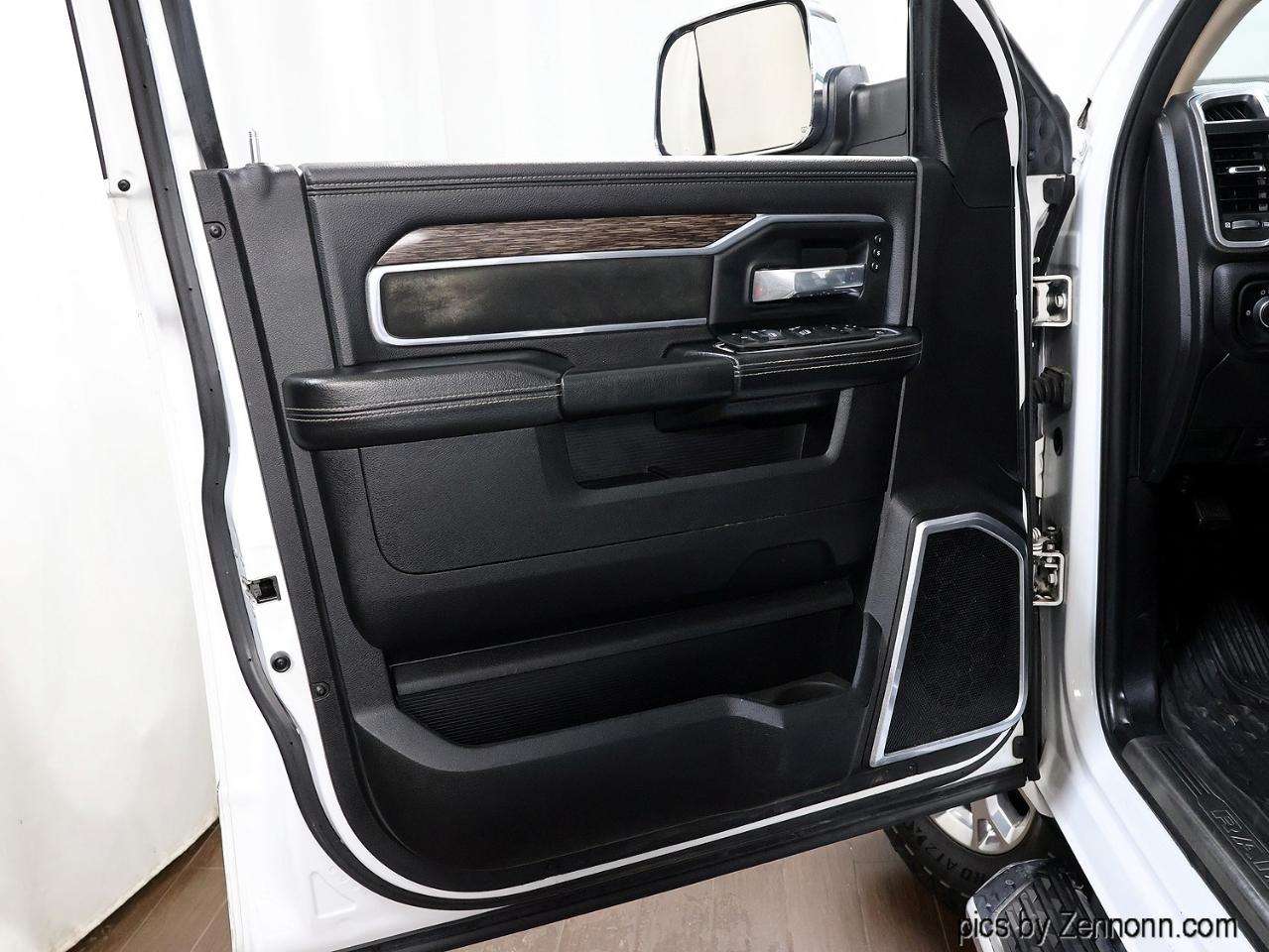 RAM 2500 Laramie 4x4 Crew Cab 6'4" Box 2021