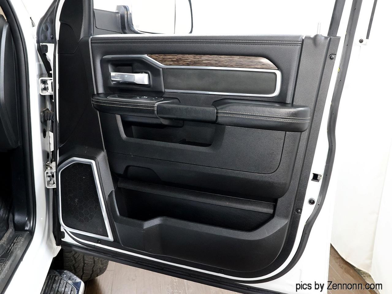 RAM 2500 Laramie 4x4 Crew Cab 6'4" Box 2021