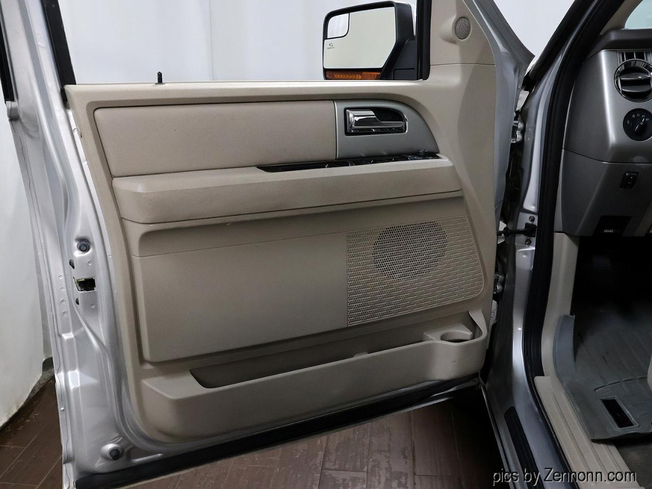 Ford Expedition EL 4WD 4dr Limited 2012