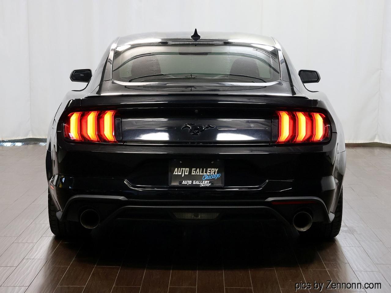 Ford Mustang EcoBoost Fastback 2021