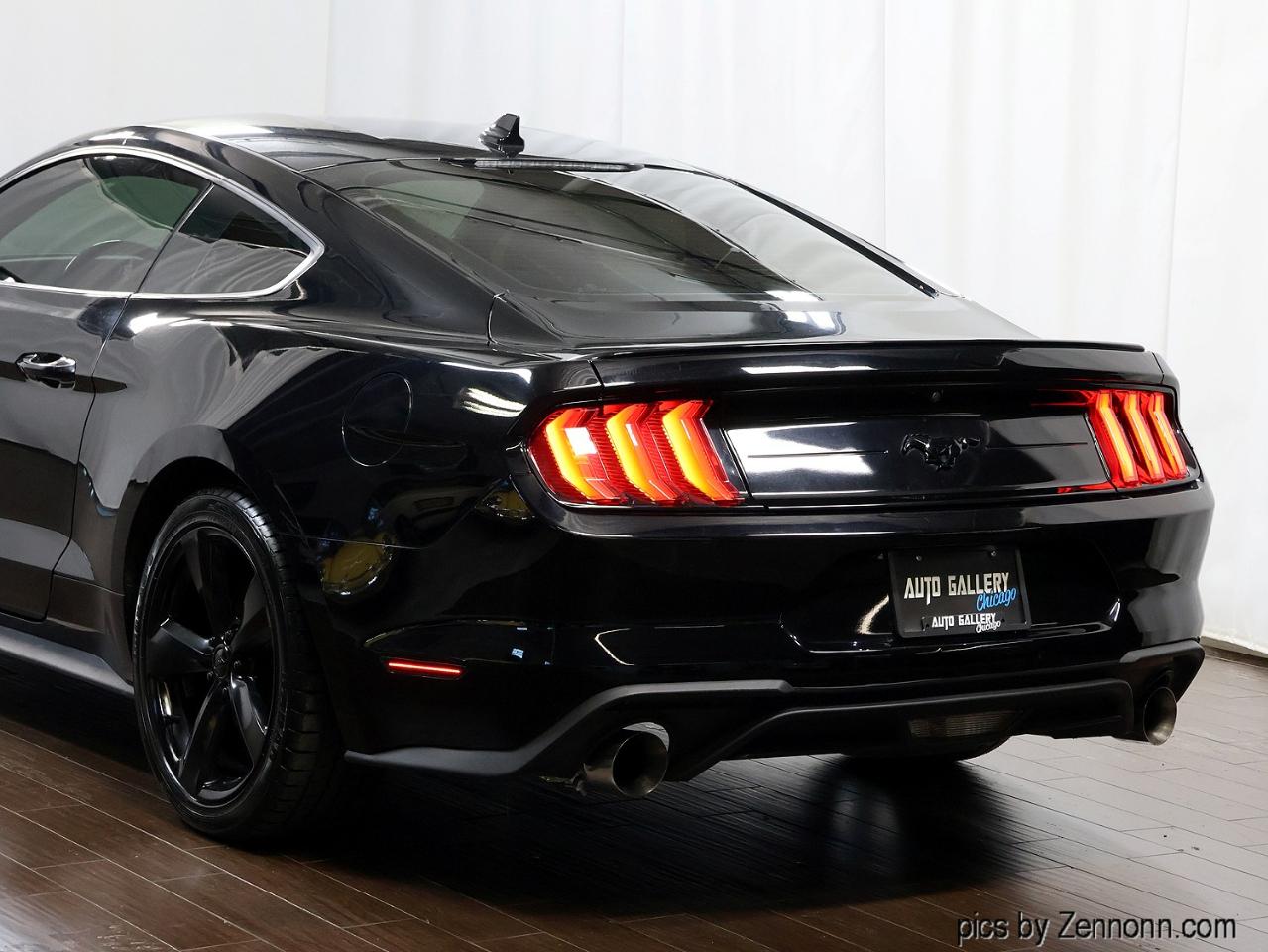 Ford Mustang EcoBoost Fastback 2021