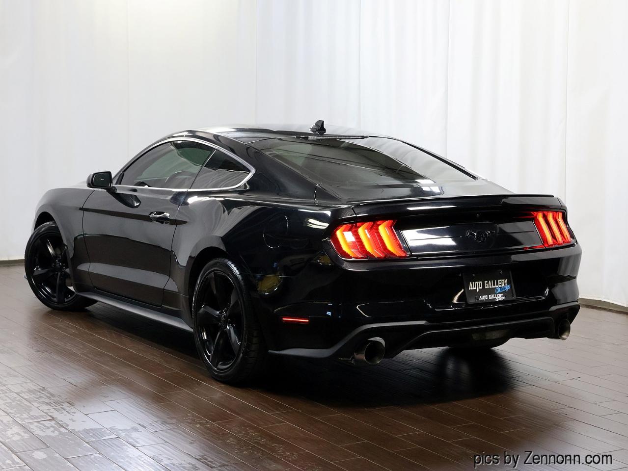 Ford Mustang EcoBoost Fastback 2021