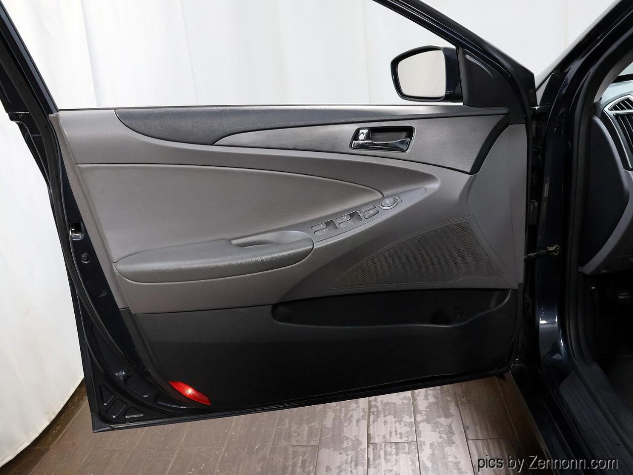 Hyundai Sonata 4dr Sdn 2.4L Auto GLS PZEV 2011