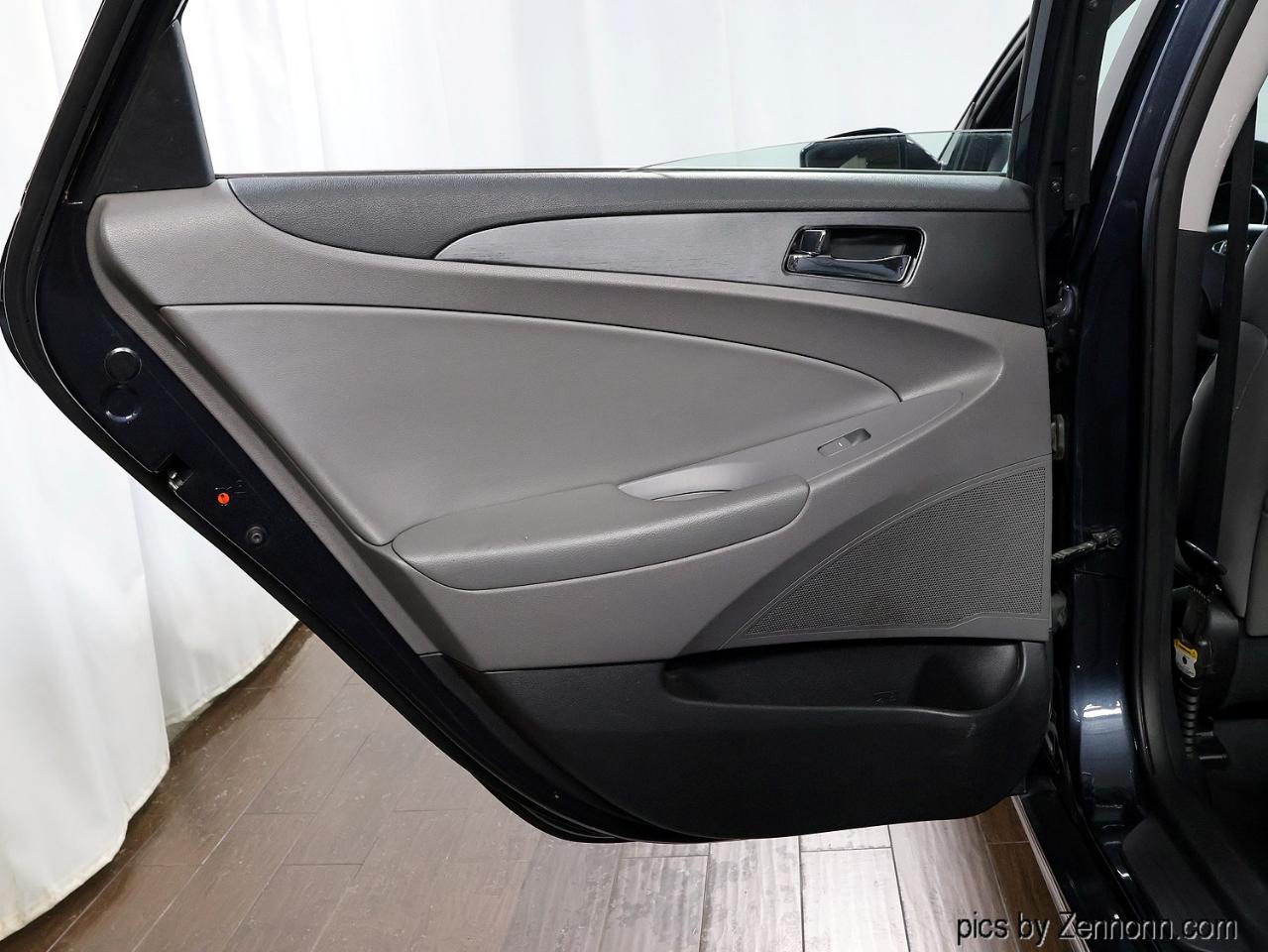 Hyundai Sonata 4dr Sdn 2.4L Auto GLS PZEV 2011