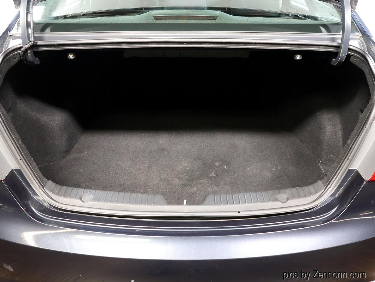 Hyundai Sonata 4dr Sdn 2.4L Auto GLS PZEV 2011