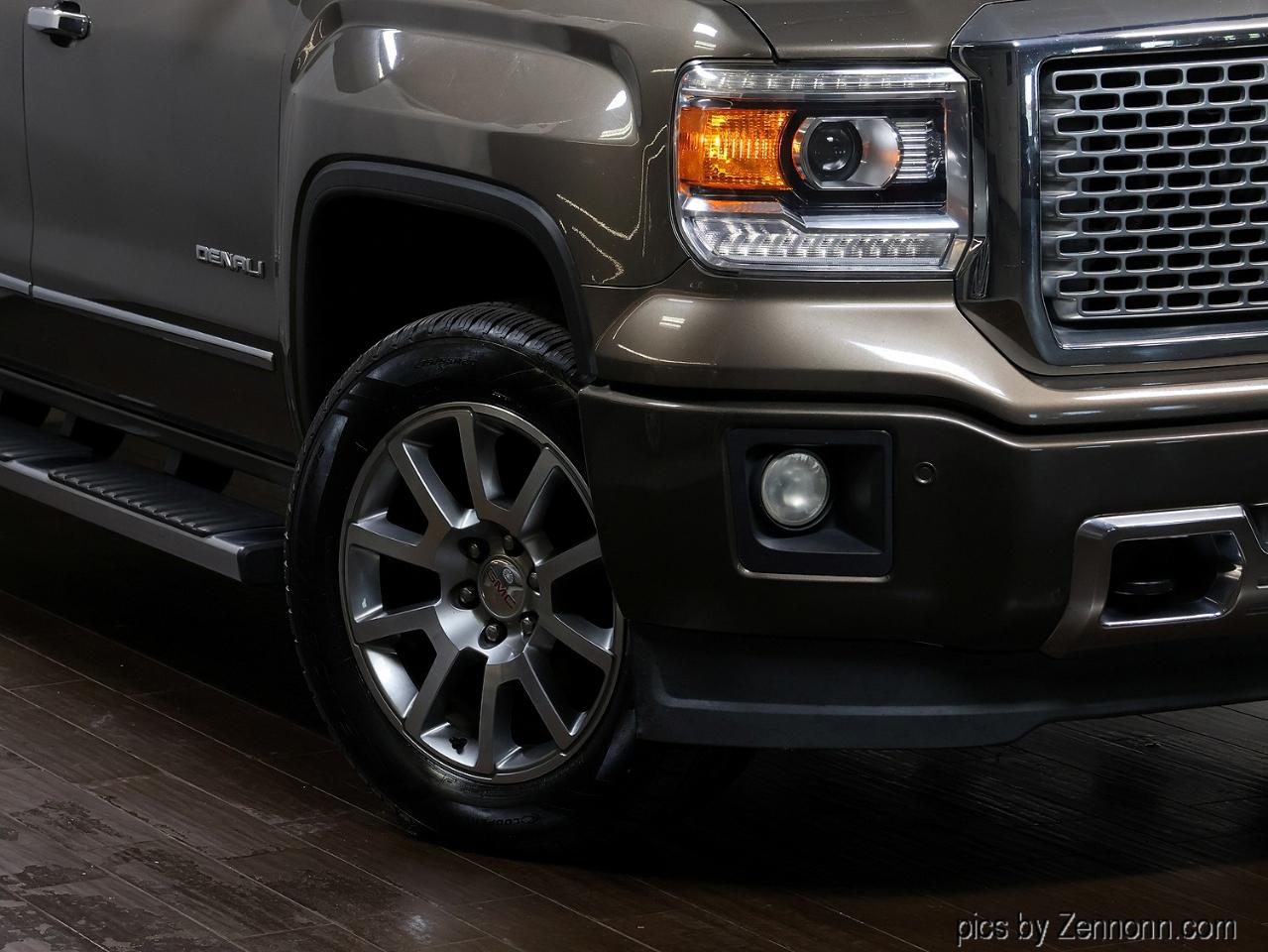 GMC Sierra 1500 4WD Crew Cab 143.5" Denali 2015
