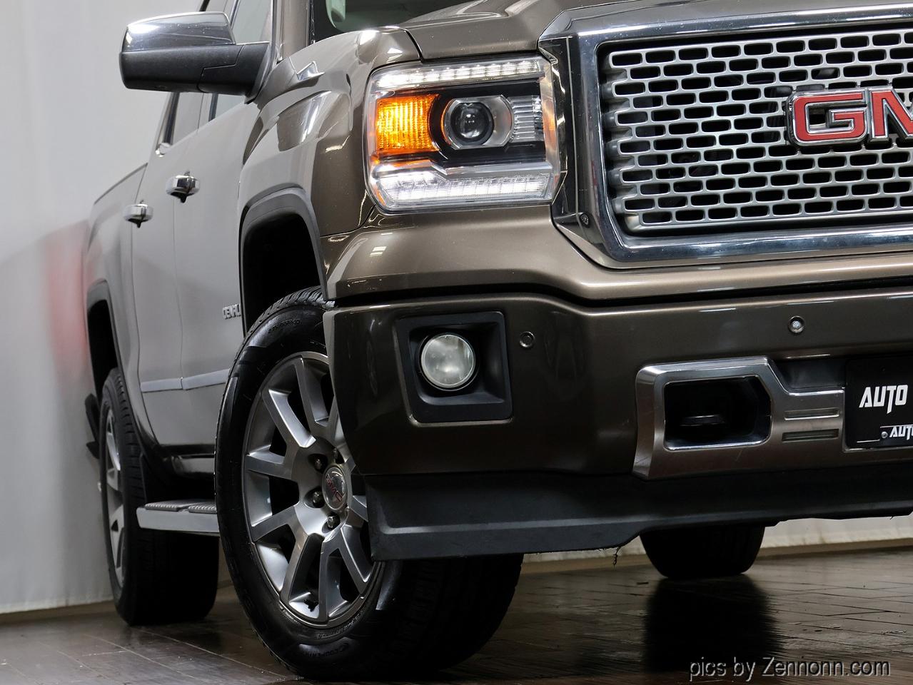 GMC Sierra 1500 4WD Crew Cab 143.5" Denali 2015