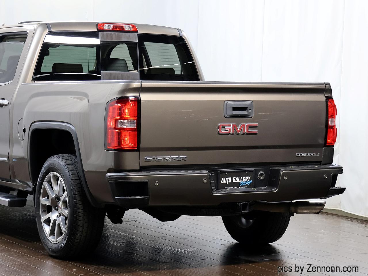 GMC Sierra 1500 4WD Crew Cab 143.5" Denali 2015