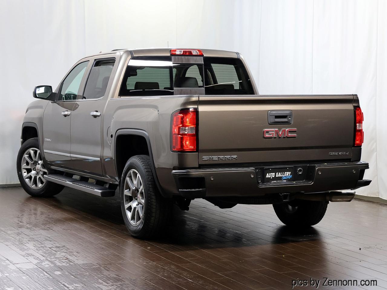 GMC Sierra 1500 4WD Crew Cab 143.5" Denali 2015