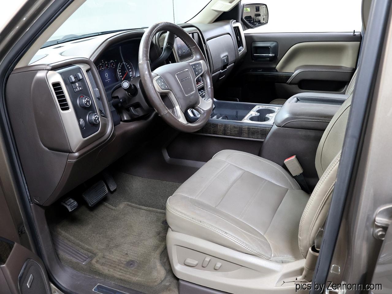 GMC Sierra 1500 4WD Crew Cab 143.5" Denali 2015