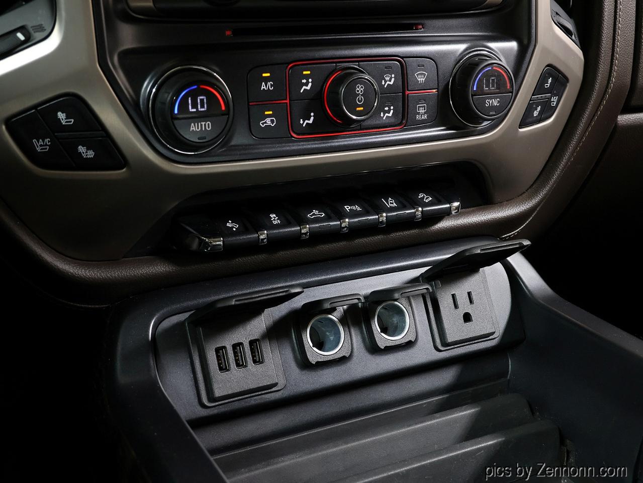 GMC Sierra 1500 4WD Crew Cab 143.5" Denali 2015