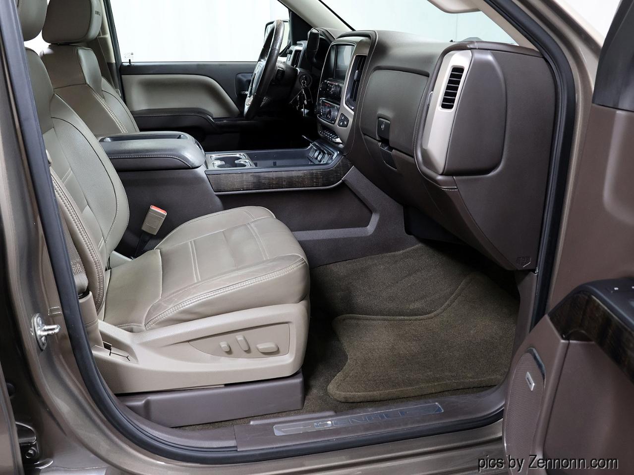 GMC Sierra 1500 4WD Crew Cab 143.5" Denali 2015