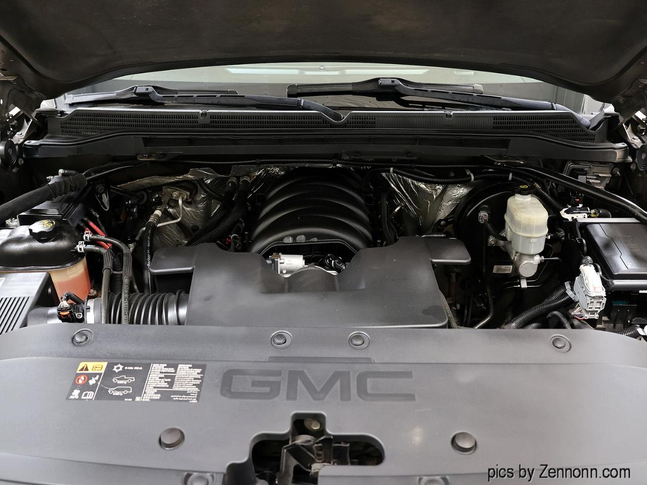 GMC Sierra 1500 4WD Crew Cab 143.5" Denali 2015