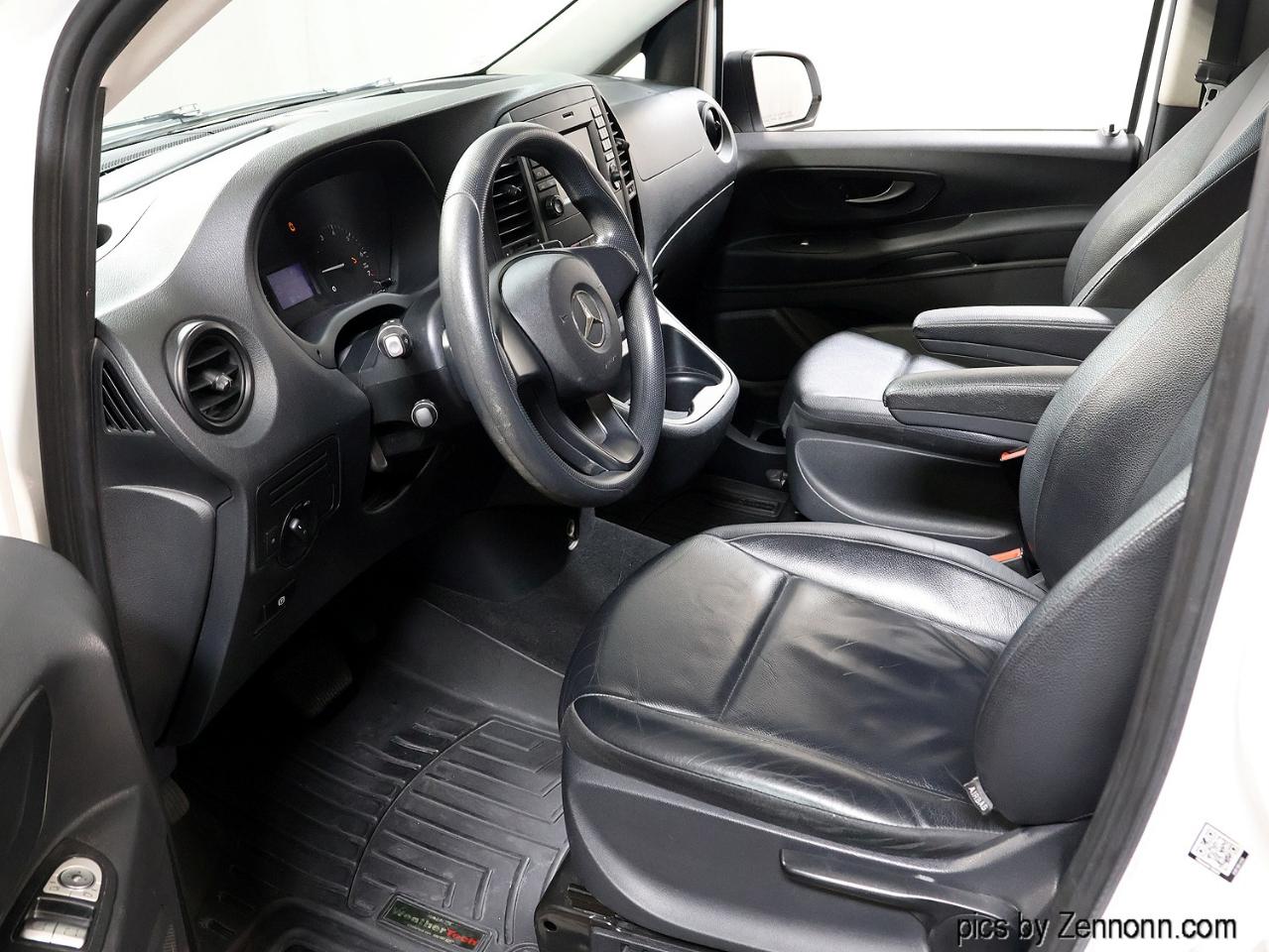 Mercedes-Benz Metris Passenger Van Standard Roof 126" Wheelbase 2017