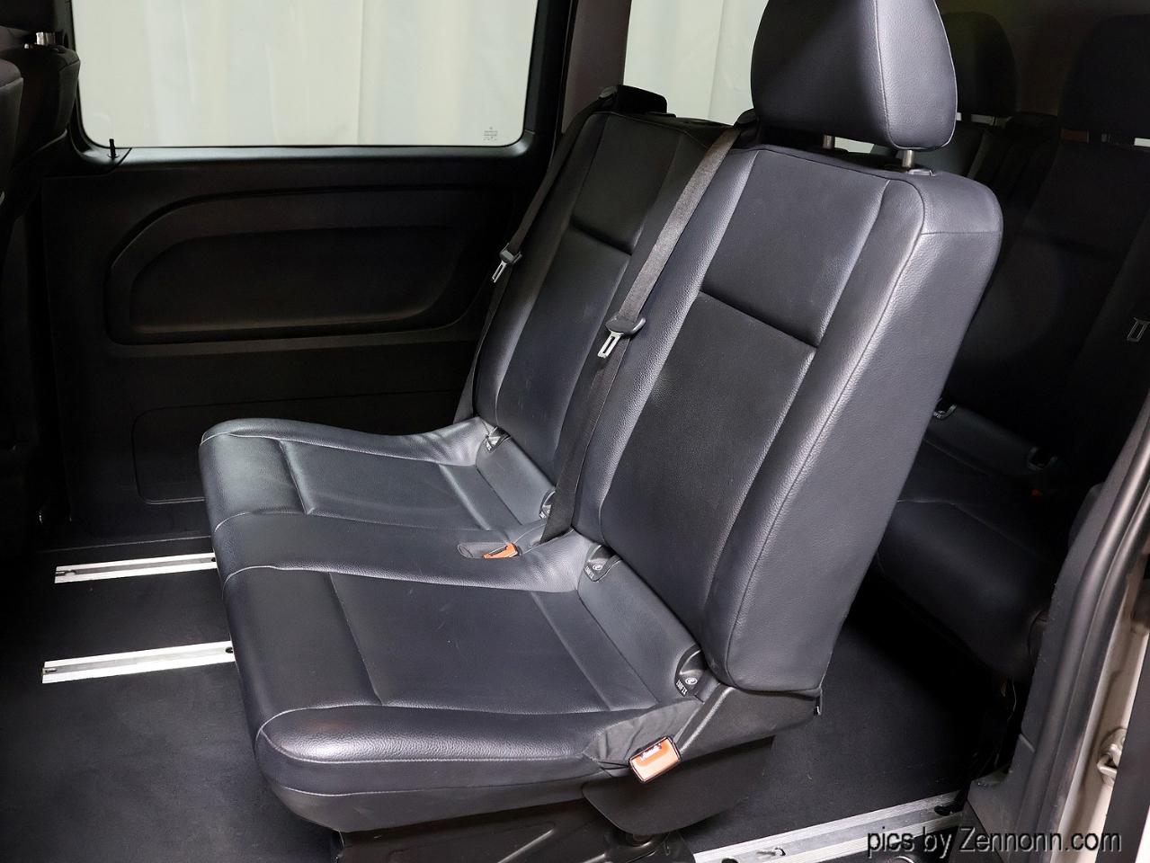 Mercedes-Benz Metris Passenger Van Standard Roof 126" Wheelbase 2017
