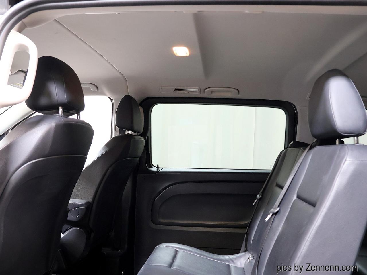 Mercedes-Benz Metris Passenger Van Standard Roof 126" Wheelbase 2017