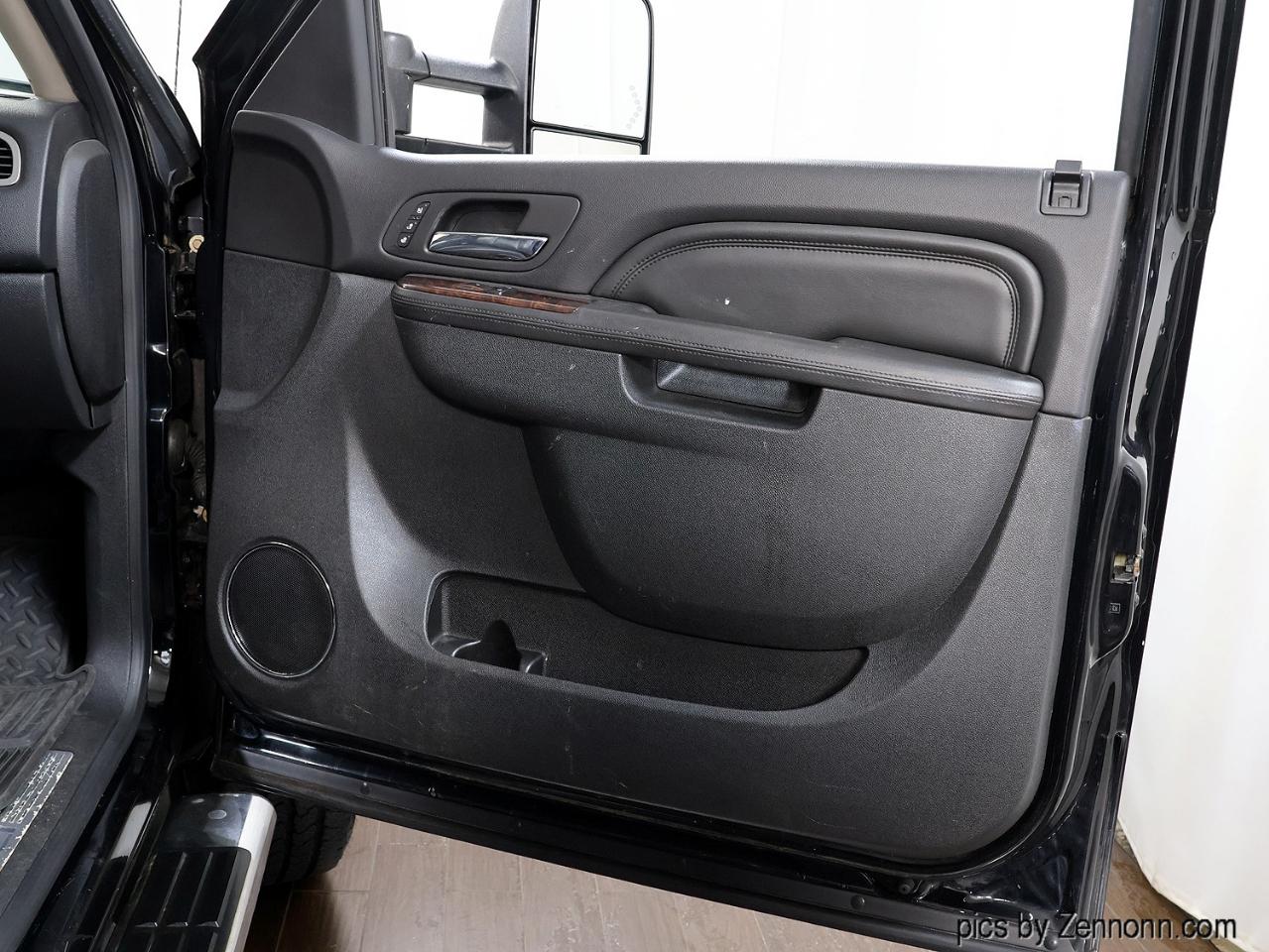 GMC Sierra 2500HD 4WD Crew Cab 153.7" Denali 2013