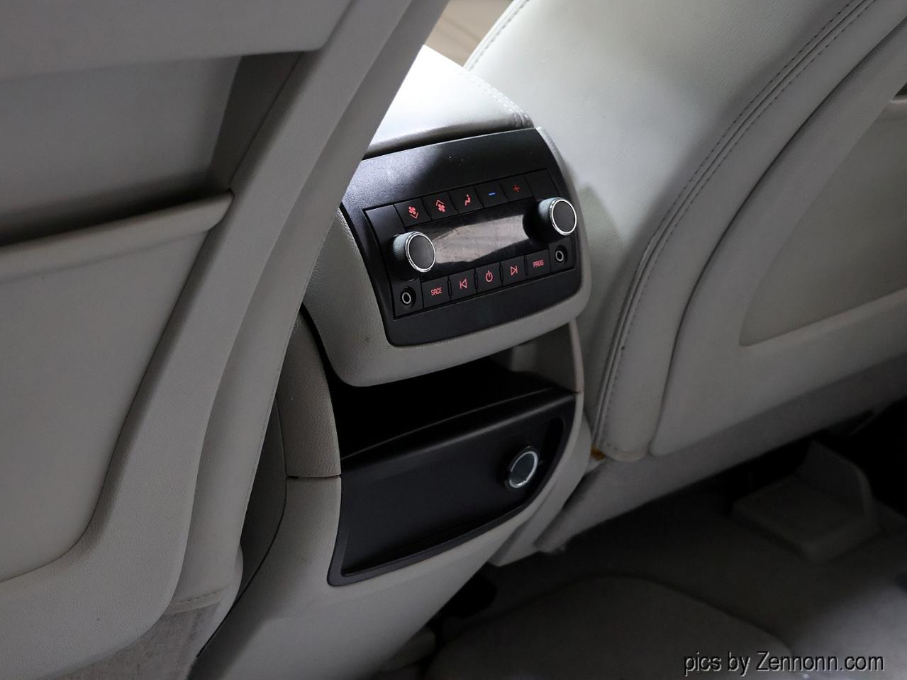 GMC Acadia FWD 4dr SLT2 2011
