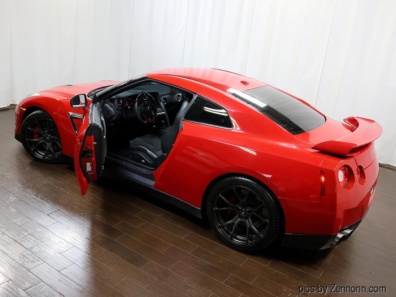 Nissan GT-R 2dr Cpe Premium 2010