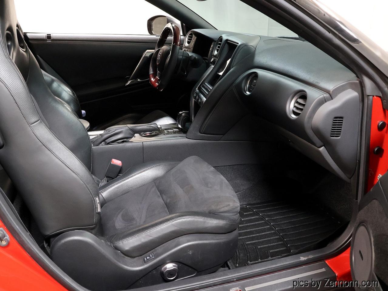 Nissan GT-R 2dr Cpe Premium 2010