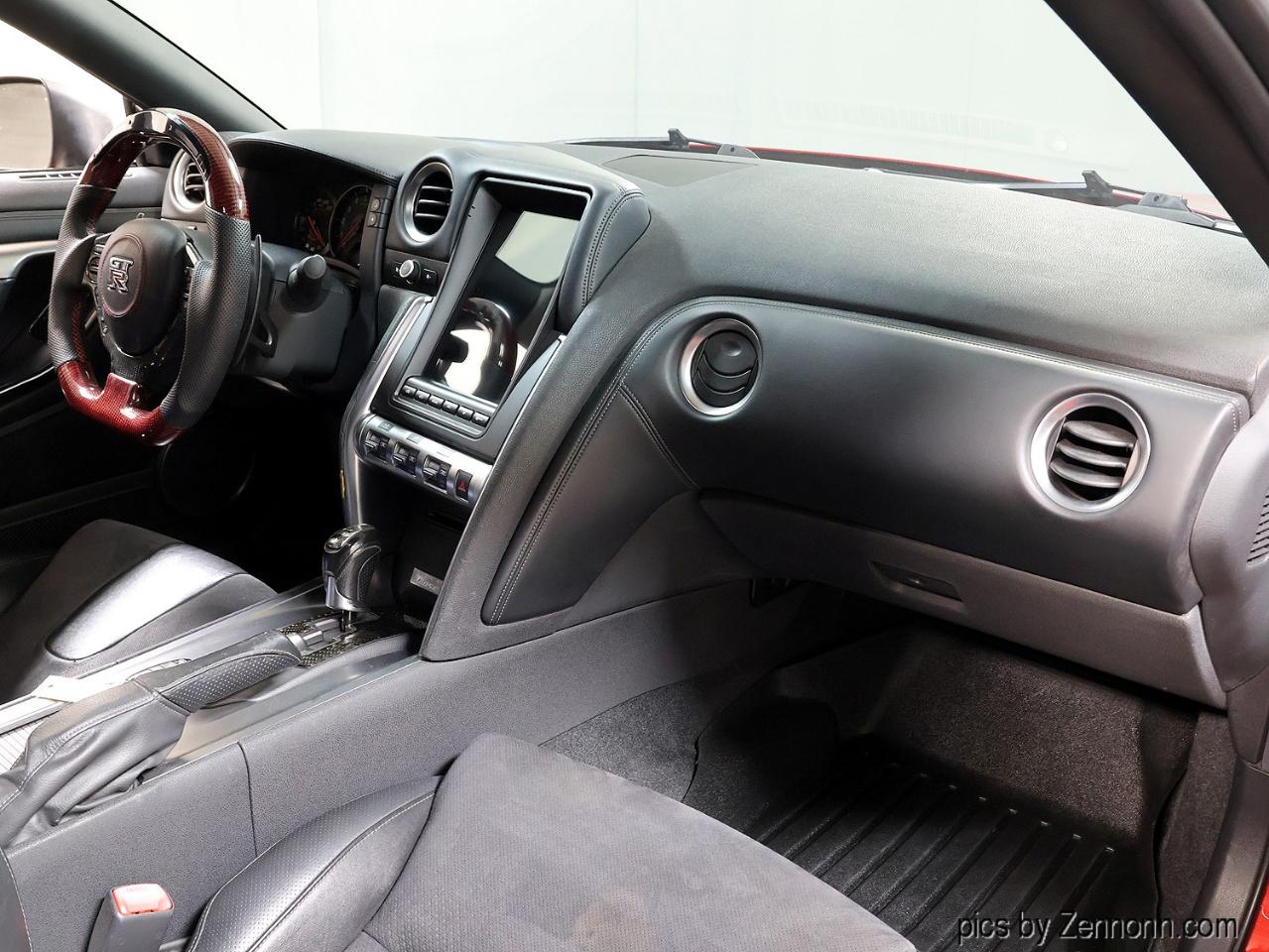 Nissan GT-R 2dr Cpe Premium 2010