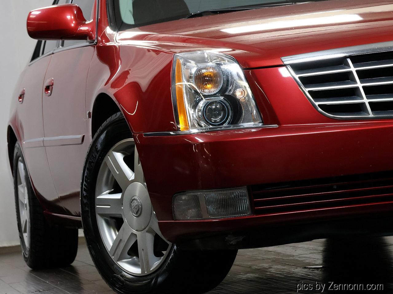 Cadillac DTS 4dr Sdn V8 2007