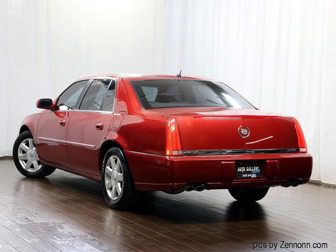 Cadillac DTS 4dr Sdn V8 2007