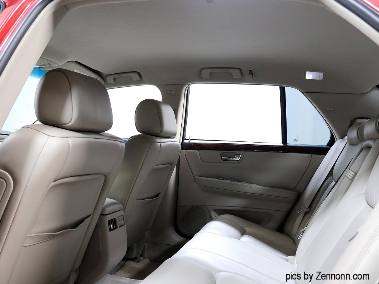 Cadillac DTS 4dr Sdn V8 2007