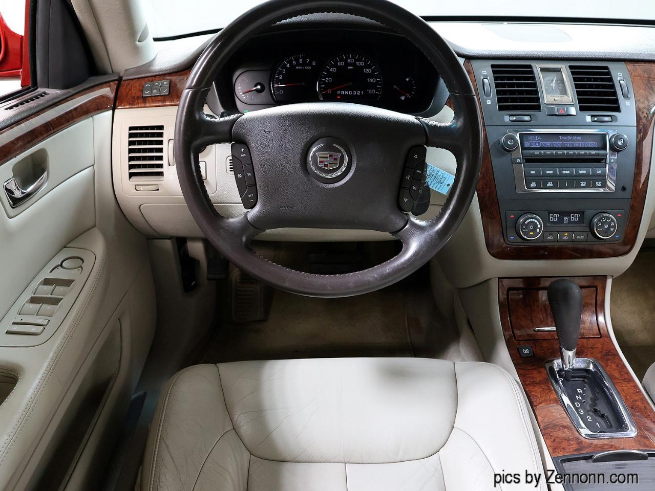 Cadillac DTS 4dr Sdn V8 2007
