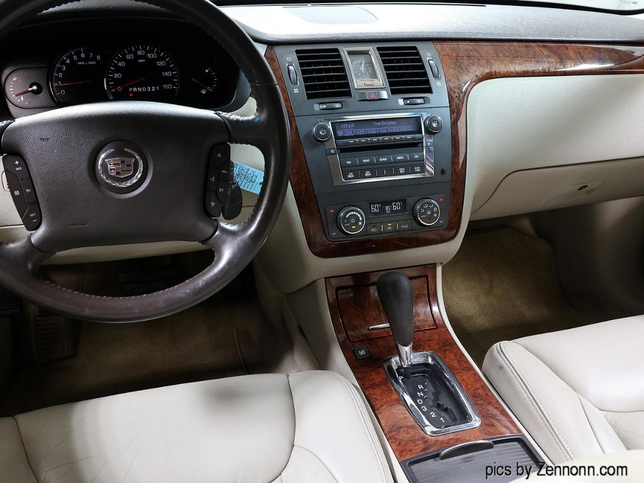 Cadillac DTS 4dr Sdn V8 2007