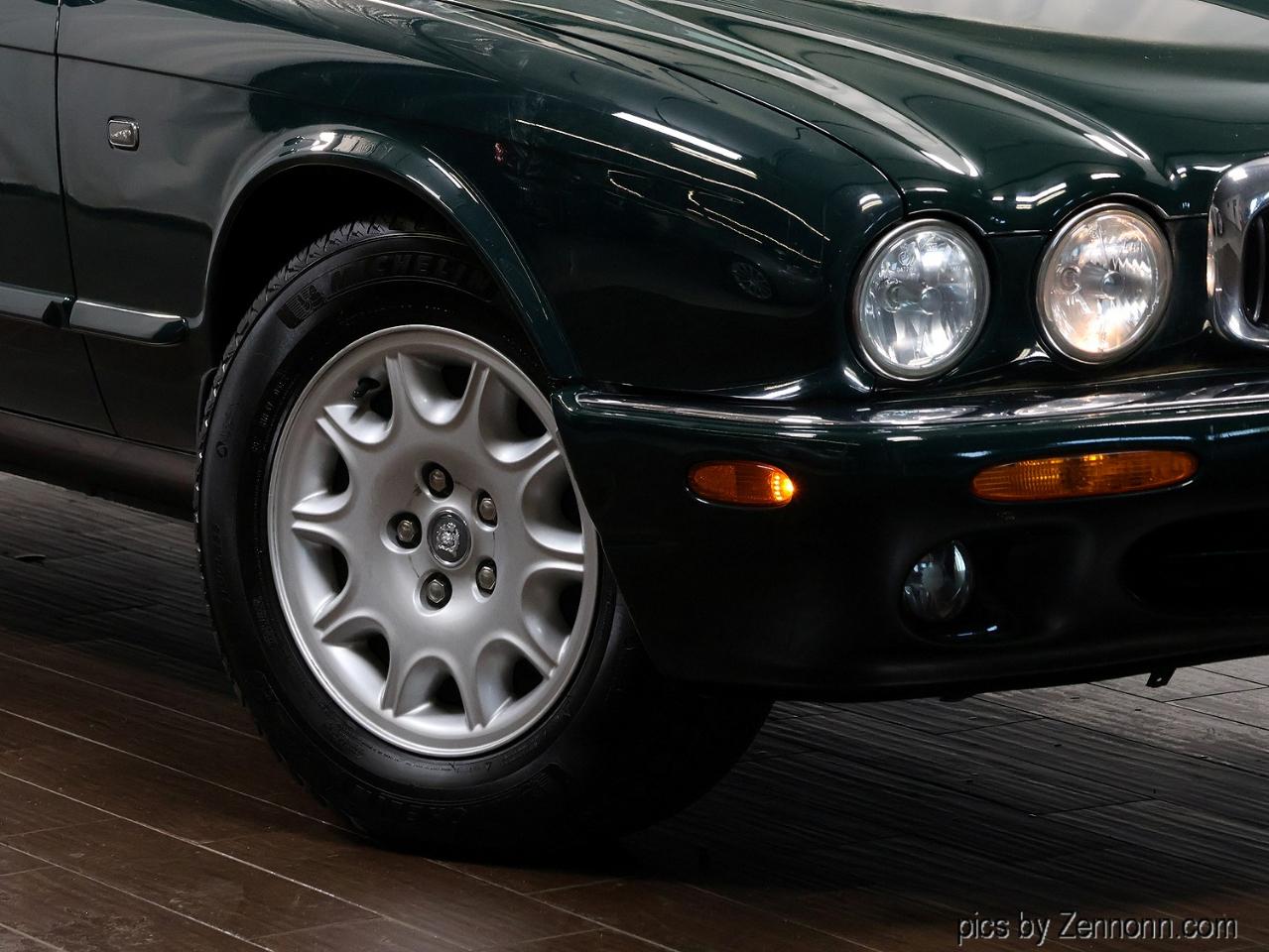 Jaguar XJ 4dr Sdn 1999