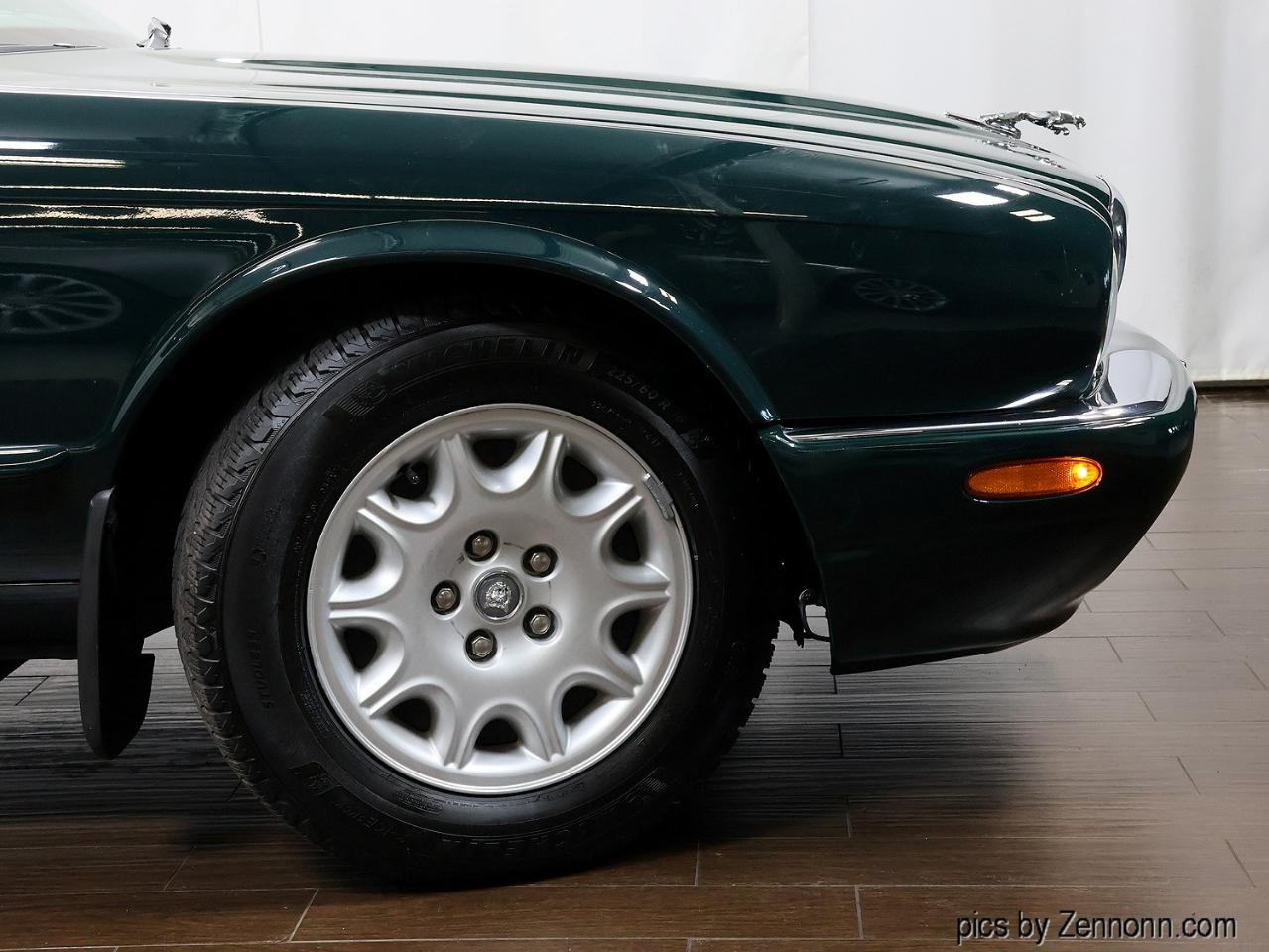 Jaguar XJ 4dr Sdn 1999